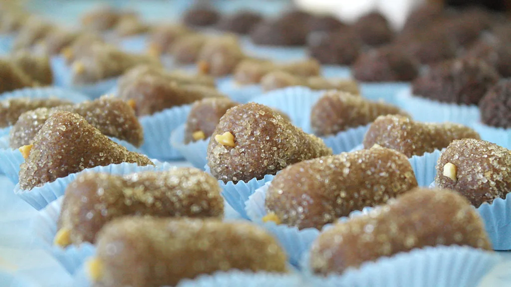 Receita de Cajuzinho de Amendoim