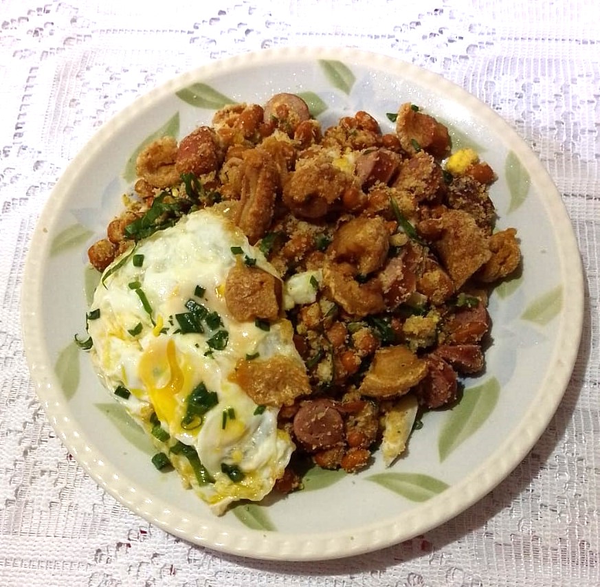 Receita de Feijão Tropeiro Mineiro