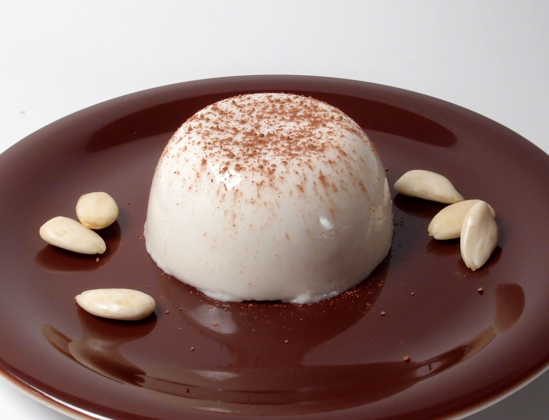 Receita de Manjar Branco com Calda de Ameixa