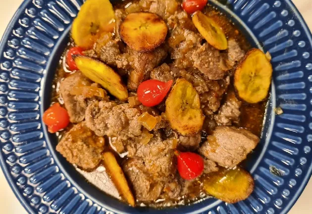 Receita de Picadinho de Carne com Banana à Mineira