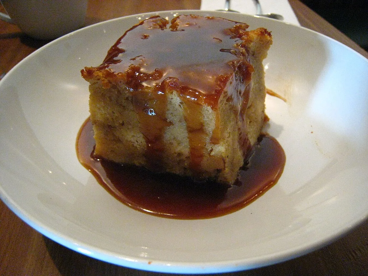 Receita de Pudim de Pão com Calda de Caramelo