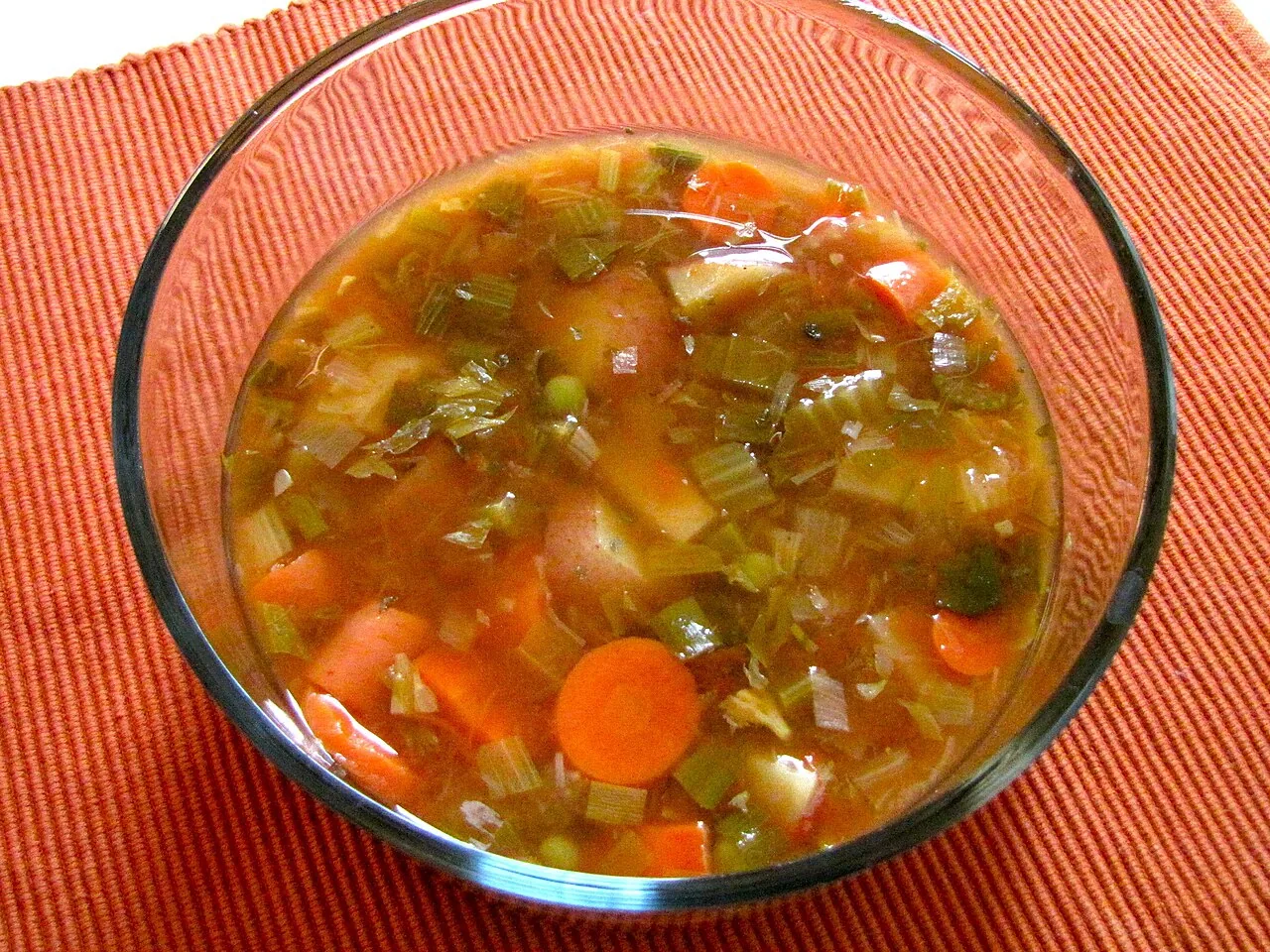 Receita de Sopa de Legumes com Macarrão